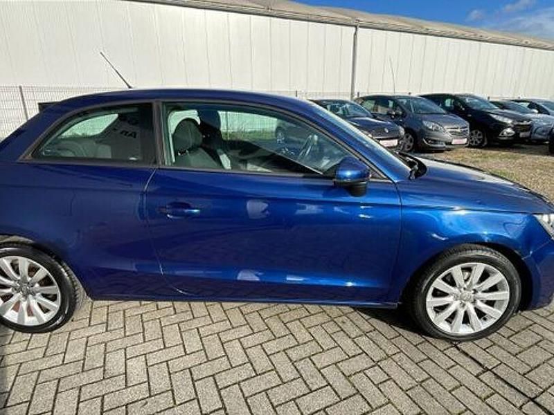 Gebraucht Audi A1 Ambition 110 PS (80 kW) 2010 Blau Kleinwagen