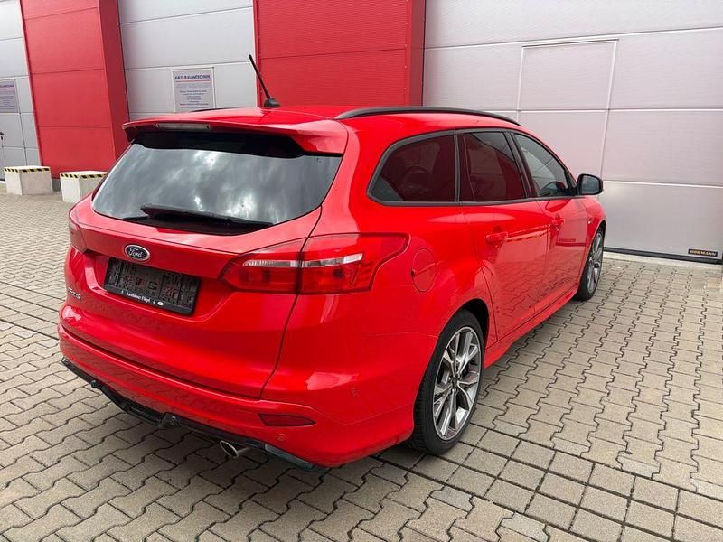 Gebraucht Ford Focus ST-Line 150 PS (110 kW) 2018 Rot Limousine