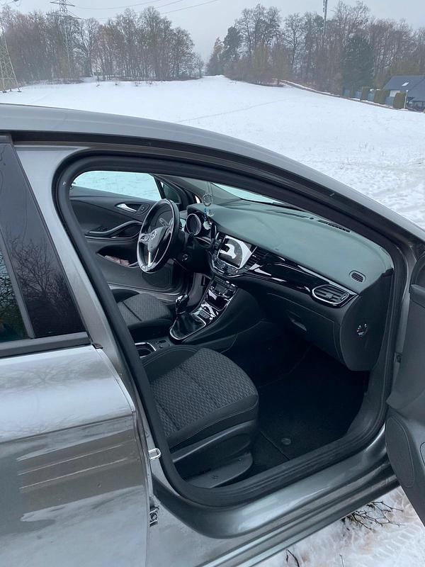 Gebraucht Opel Astra 125 PS (91 kW) 2018 Grau Limousine