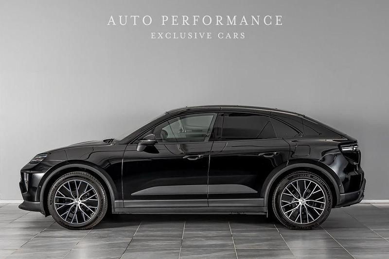 Gebraucht Porsche Macan 4 Electric 300 kW (408 PS) 2025 Schwarz SUV
