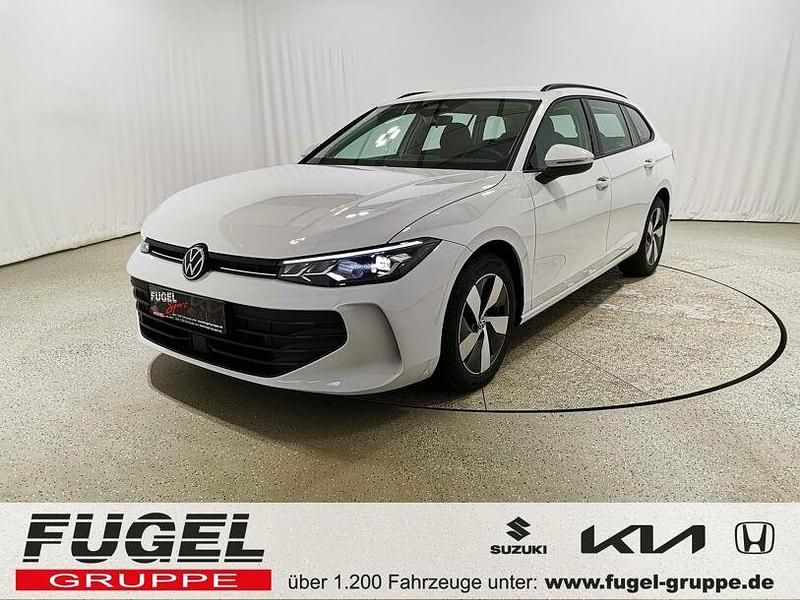 Pure white Gebraucht 2024 VW Passat Kombi | 28.469 € (Guter Preis) - Bild 1/4