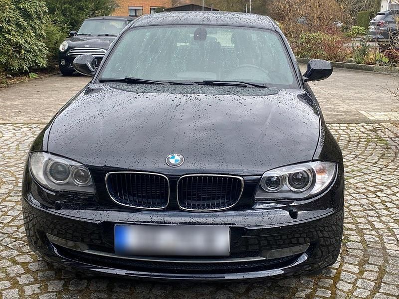 Gebraucht BMW 118 143 PS (105 kW) 2010 Schwarz Kleinwagen