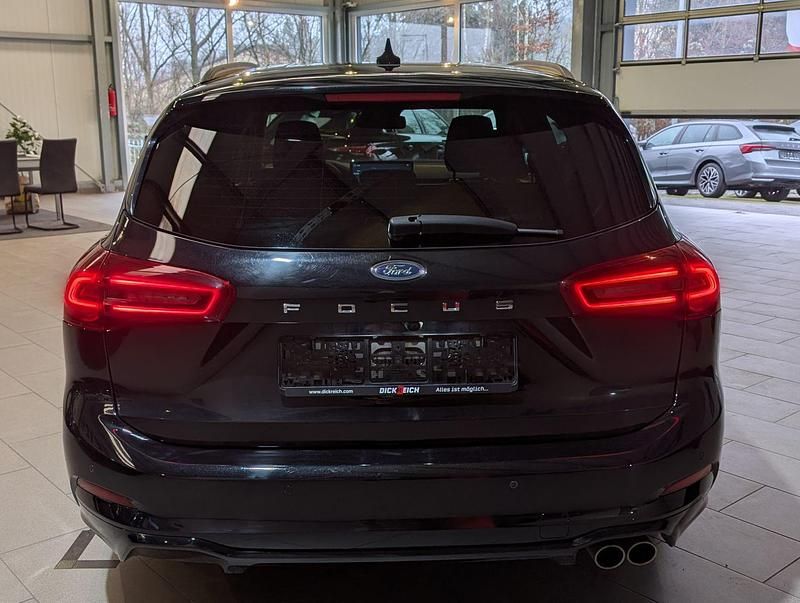 Gebraucht Ford Focus ST-Line 155 PS (114 kW) 2024 Obsidianschwarz metallic Kombi