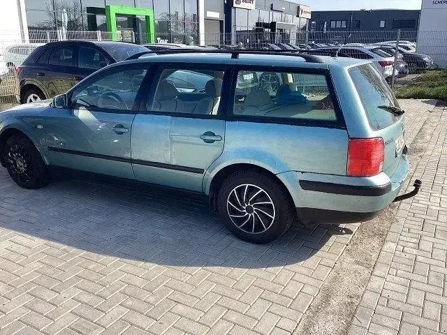 Gebraucht VW Passat 125 PS (91 kW) 2000 Blau Kombi