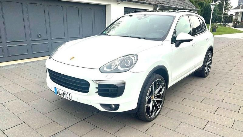 Weiß Gebraucht 2016 Porsche Cayenne S Chrono SUV | 29.755 € (Guter Preis) - Bild 1/4