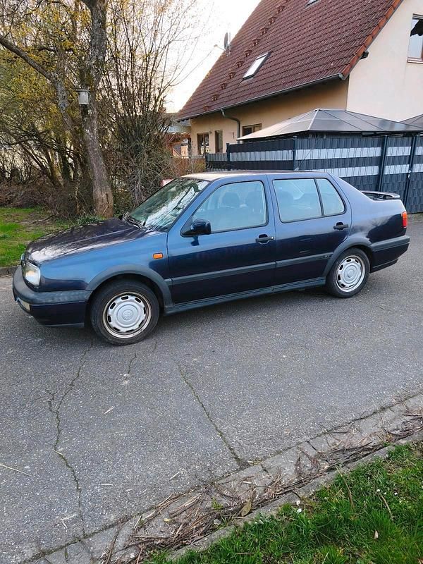 Gebraucht VW Vento GT 115 PS (84 kW) 1994 Blau Limousine