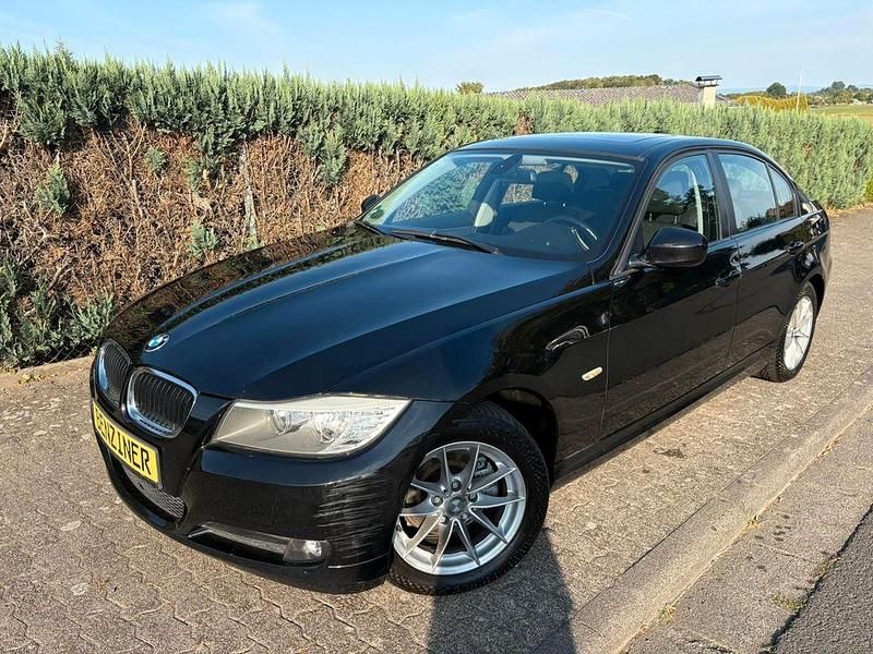 Schwarz Gebraucht 2009 BMW 318 Sport Line Limousine | 2.690 € (Superpreis) - Bild 1/4