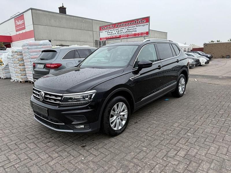 Deep black perleffekt Gebraucht 2018 VW Tiguan Allspace Highline SUV | 18.999 € (Superpreis) - Bild 1/4