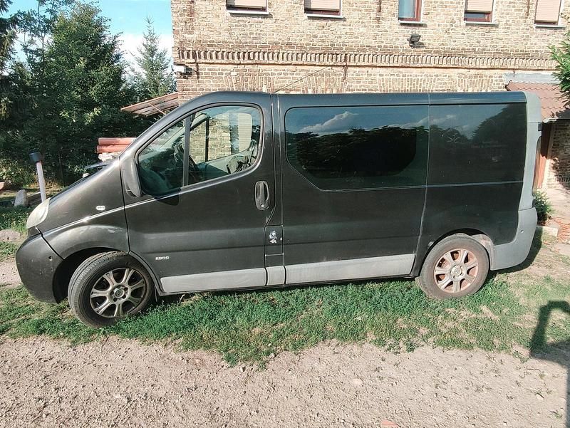 Schwarz Gebraucht 2005 Opel Vivaro Van | 1.750 € - Bild 1/4