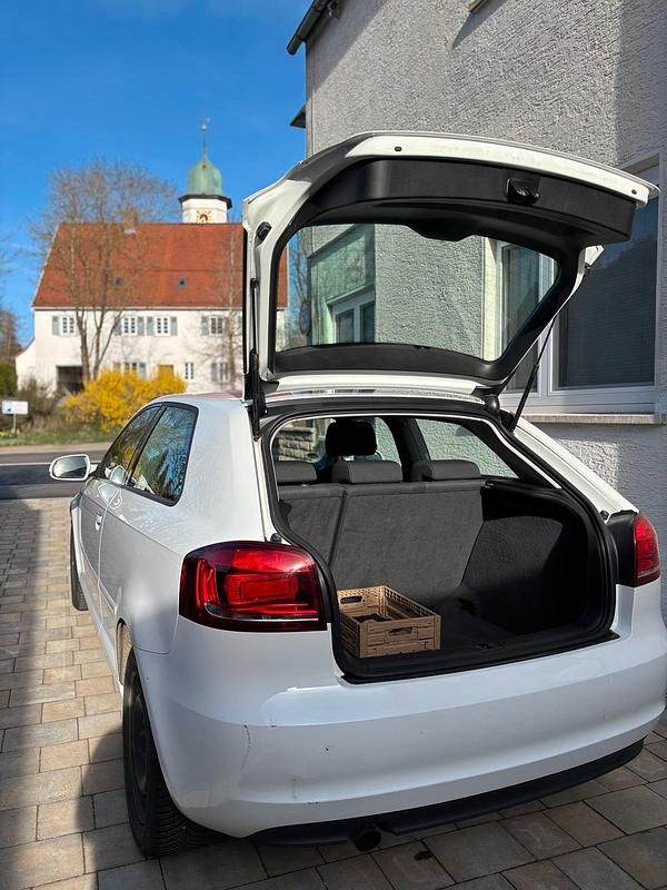 Gebraucht Audi A3 105 PS (77 kW) 2010 Weiß Kleinwagen