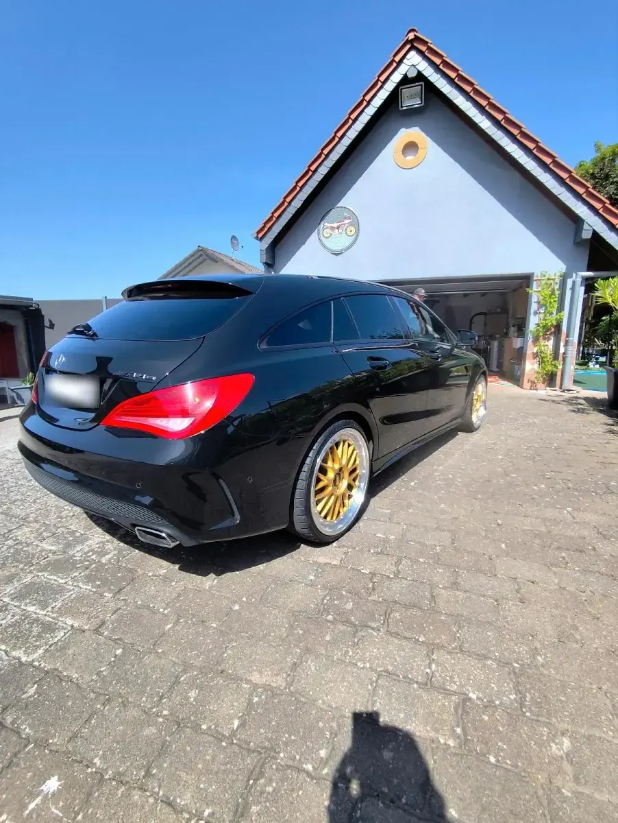 Gebraucht Mercedes CLA200 Shooting Brake 175 PS (128 kW) 2016 Schwarz Kombi