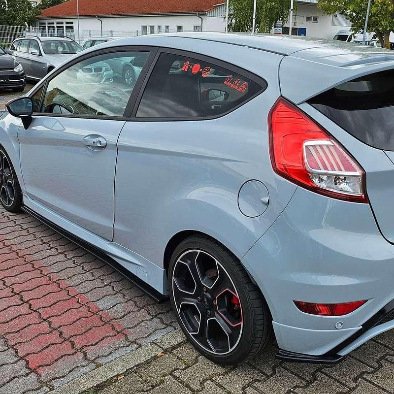Gebraucht Ford Fiesta ST200 200 PS (147 kW) 2016 Asphaltgrau Kleinwagen