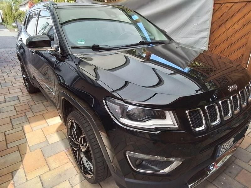 Gebraucht Jeep Compass Limited 170 PS (125 kW) 2019 Schwarz SUV