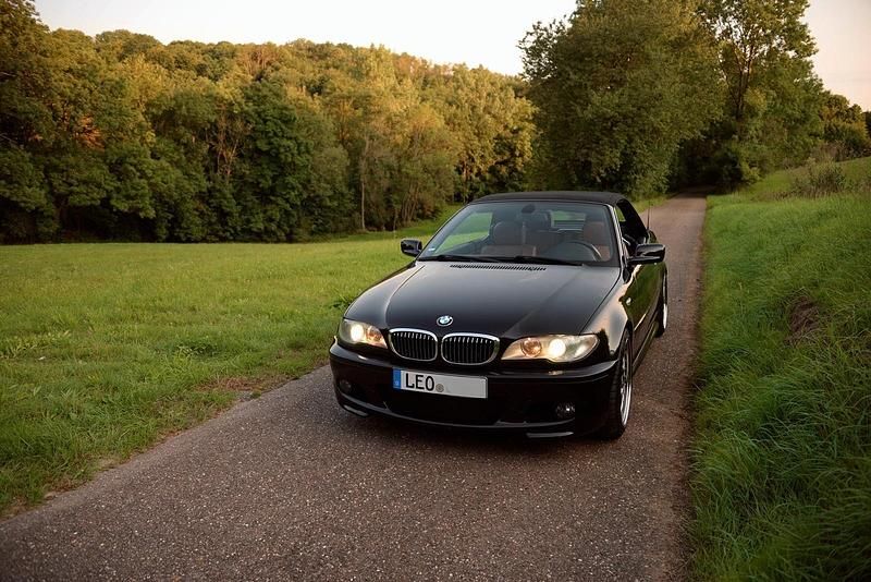 Schwarz Gebraucht 2004 BMW 320 Cabriolet Performance Cabrio | 8.999 € (Teuer) - Bild 1/4