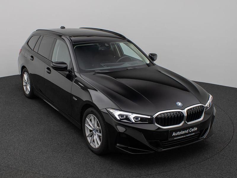 Gebraucht BMW 320e Sport Line 204 PS (150 kW) 2022 Schwarz 2668 Kombi