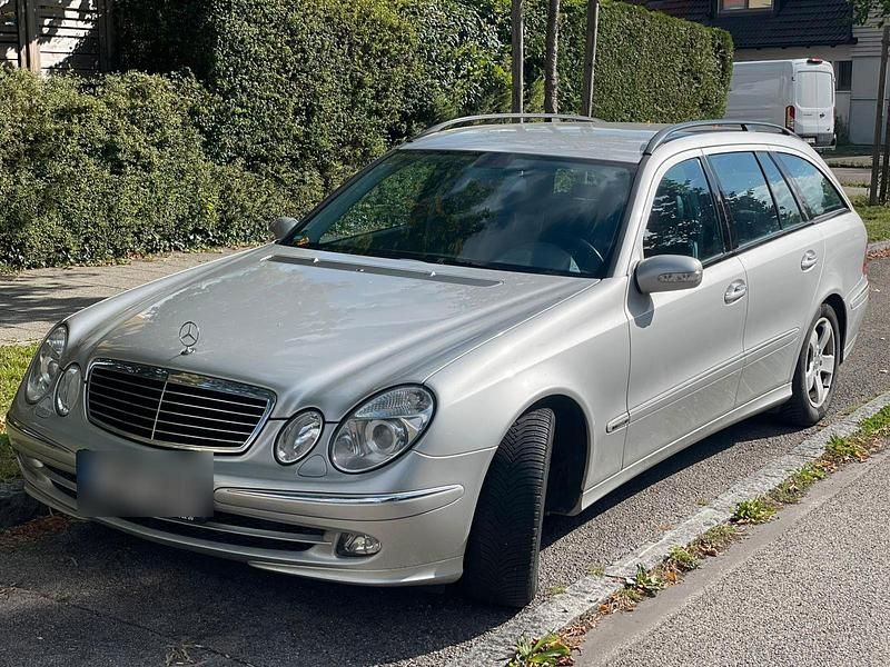 Silber Gebraucht 2005 Mercedes E220 Classic Kombi | 3.700 € (Superpreis) - Bild 1/4
