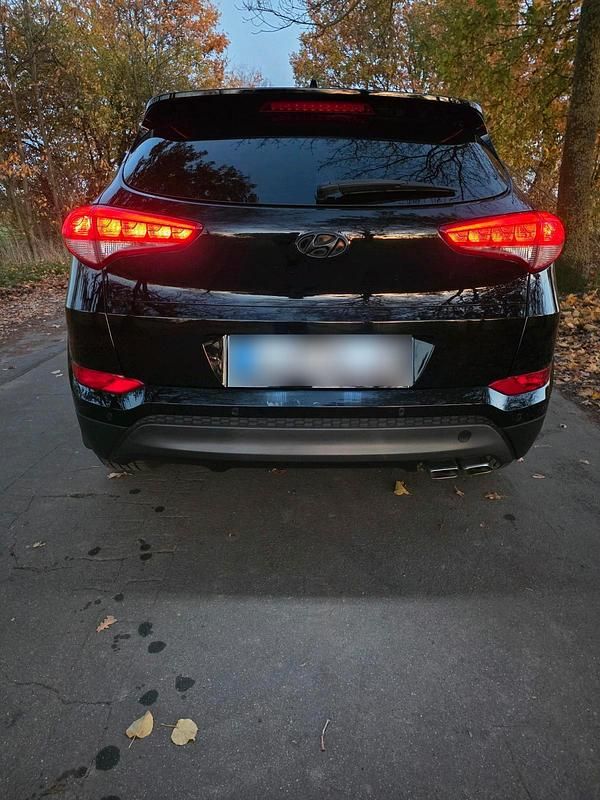 Gebraucht Hyundai Tucson 115 PS (84 kW) 2015 Schwarz SUV