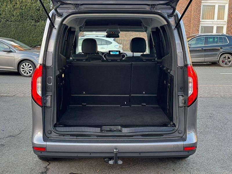 Gebraucht Mercedes T180 Advantage 131 PS (96 kW) 2023 Grau Van / Kleinbus