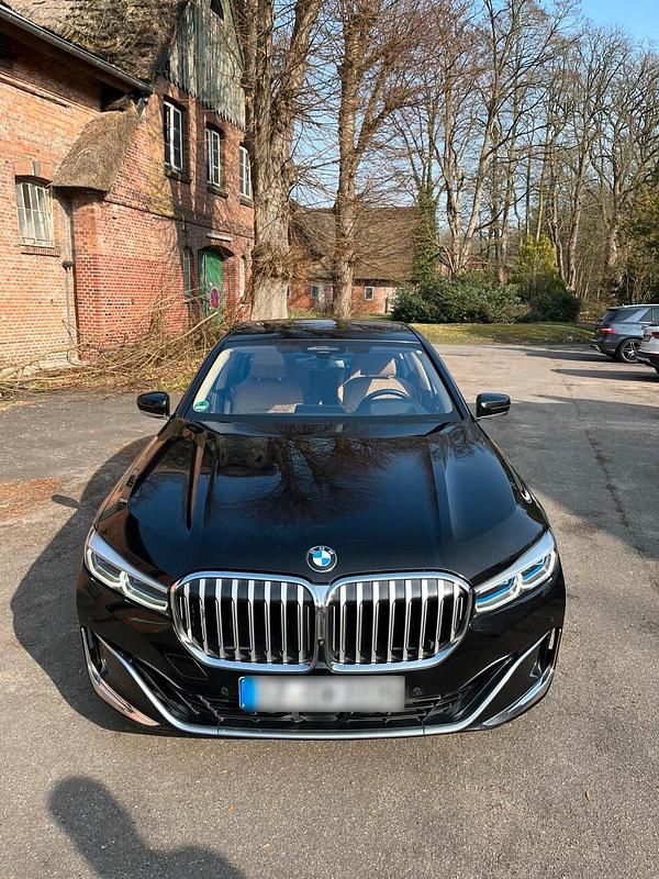 Gebraucht BMW 750 Executive 530 PS (389 kW) 2020 Limousine