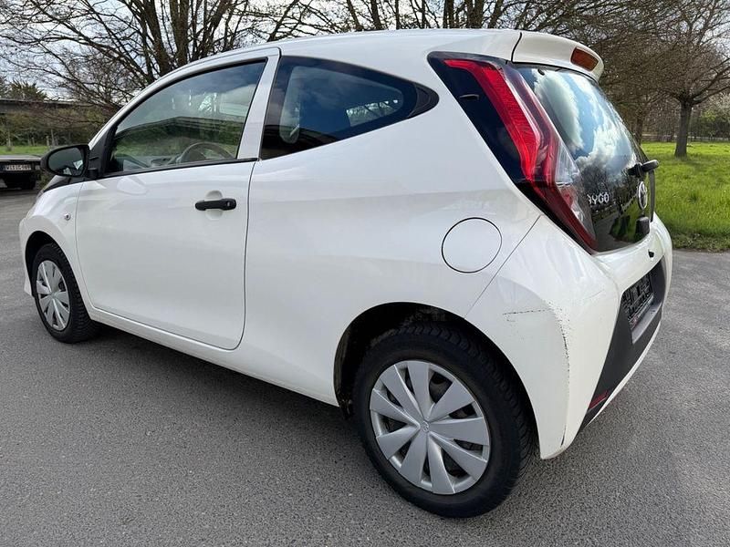 Gebraucht Toyota Aygo 72 PS (52 kW) 2020 Weiß Kleinwagen