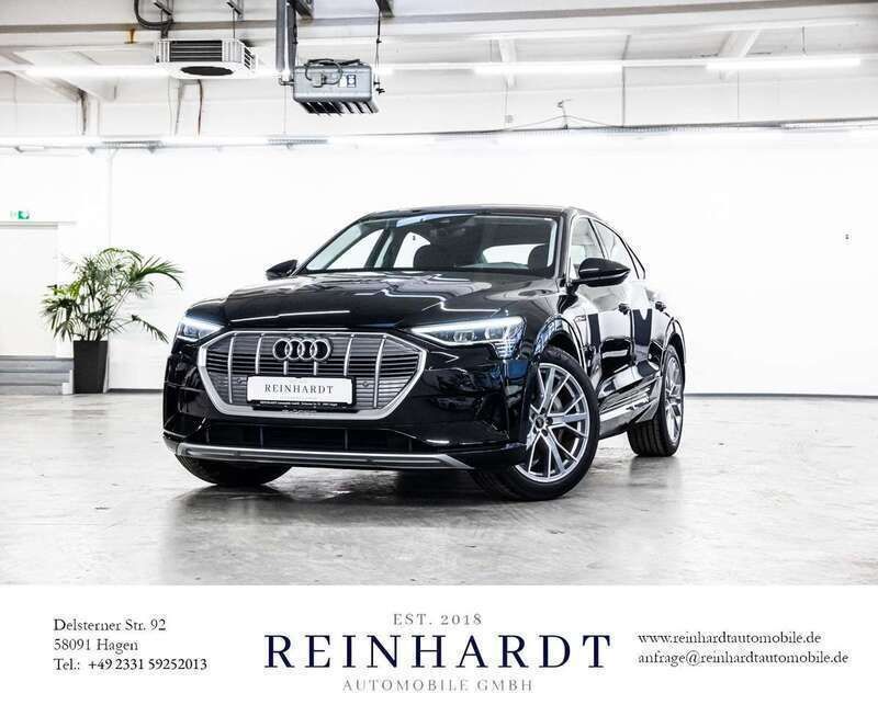 Mythosschwarz metallic Gebraucht 2022 Audi e-tron Sportback Advanced SUV | 33.405 € - Bild 1/2