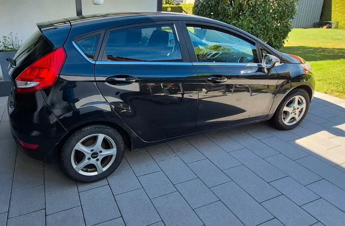 Gebraucht Ford Fiesta Titanium 97 PS (71 kW) 2009 Schwarz Limousine