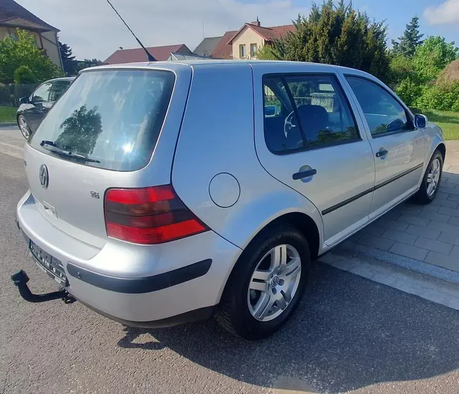 Gebraucht VW Golf IV Edition 103 PS (75 kW) 2001 Silber Kleinwagen