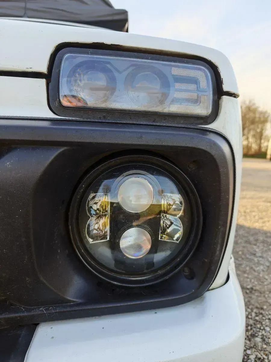 Używany Lada Urban 83 KM (61 kW) 2021 Biały SUV
