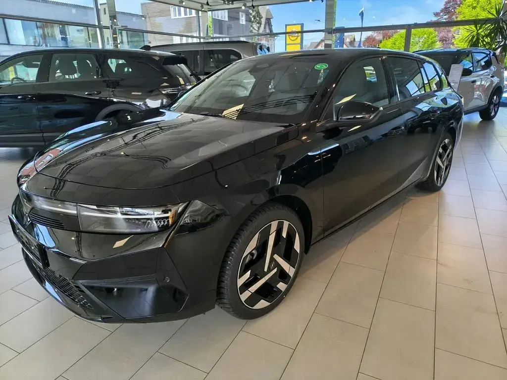 Nowe Opel Astra 114 kW (156 KM) 2026 Czarny Kombi