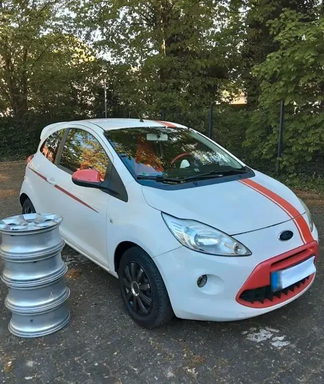 Gebraucht Ford Ka Titanium 69 PS (50 kW) 2011 Weiß Kleinwagen