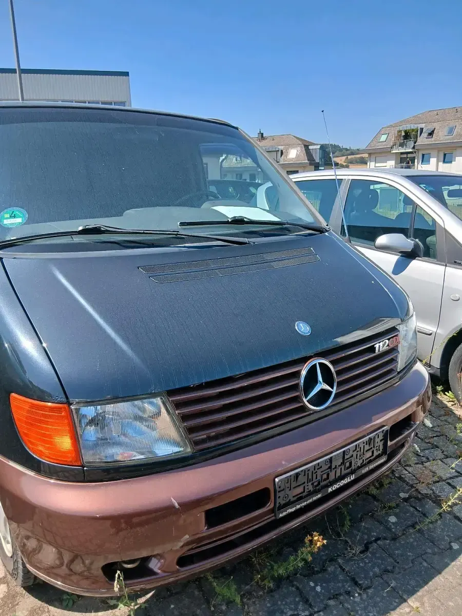Gebraucht Mercedes Vito 122 PS (89 kW) 2000 Schwarz Van