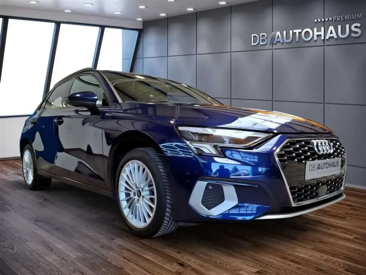 Gebraucht Audi A3 Advanced Plus 110 PS (80 kW) 2024 Blau Limousine