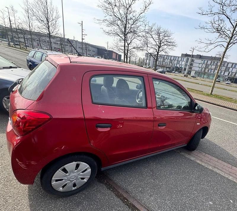 Second-hand Mitsubishi Space Star Classic Collection 71 CP (52 kW) 2014 Roșu Monovolum