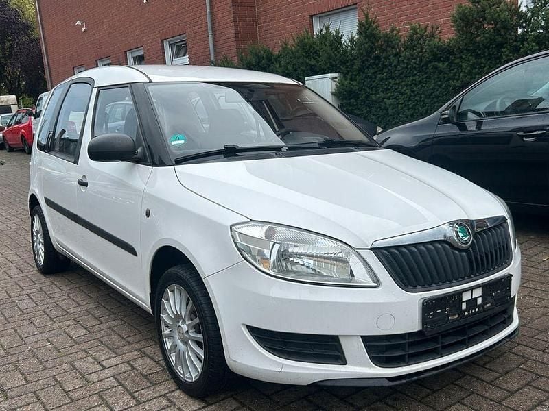Weiß Gebraucht 2012 Skoda Roomster Plus Edition Kombi | 1.990 € (Superpreis) - Bild 1/4