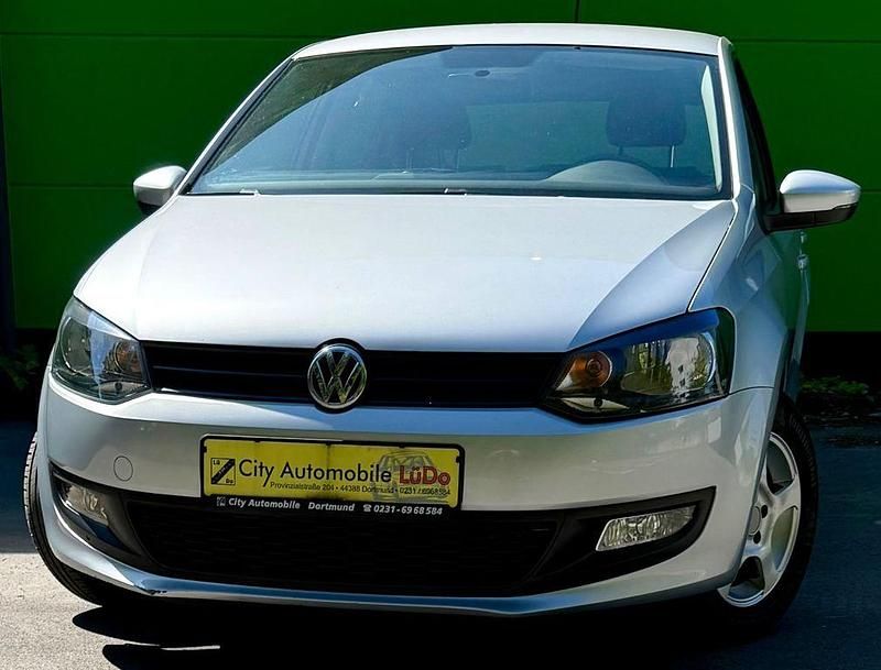 Gebraucht VW Polo 60 PS (44 kW) 2010 Silber Limousine