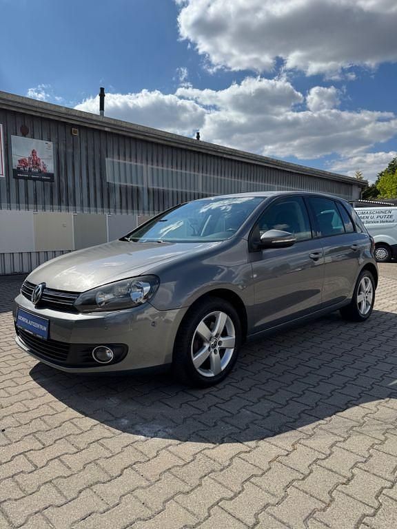 Grau Gebraucht 2010 VW Golf VI Team Limousine | 7.735 € (Teuer) - Bild 1/4