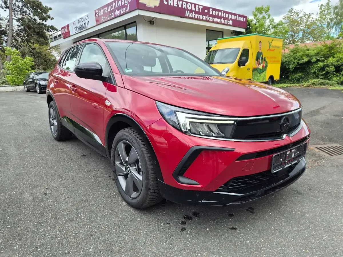 Gebraucht Opel Grandland X 131 PS (96 kW) 2024 Rubin rot met. SUV