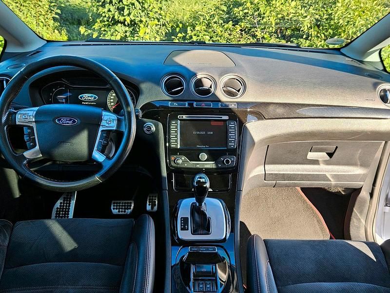 Weiß Gebraucht 2010 Ford S-MAX Titanium S Van / Kleinbus | 3.000 € (Fairer Preis) - Bild 1/4