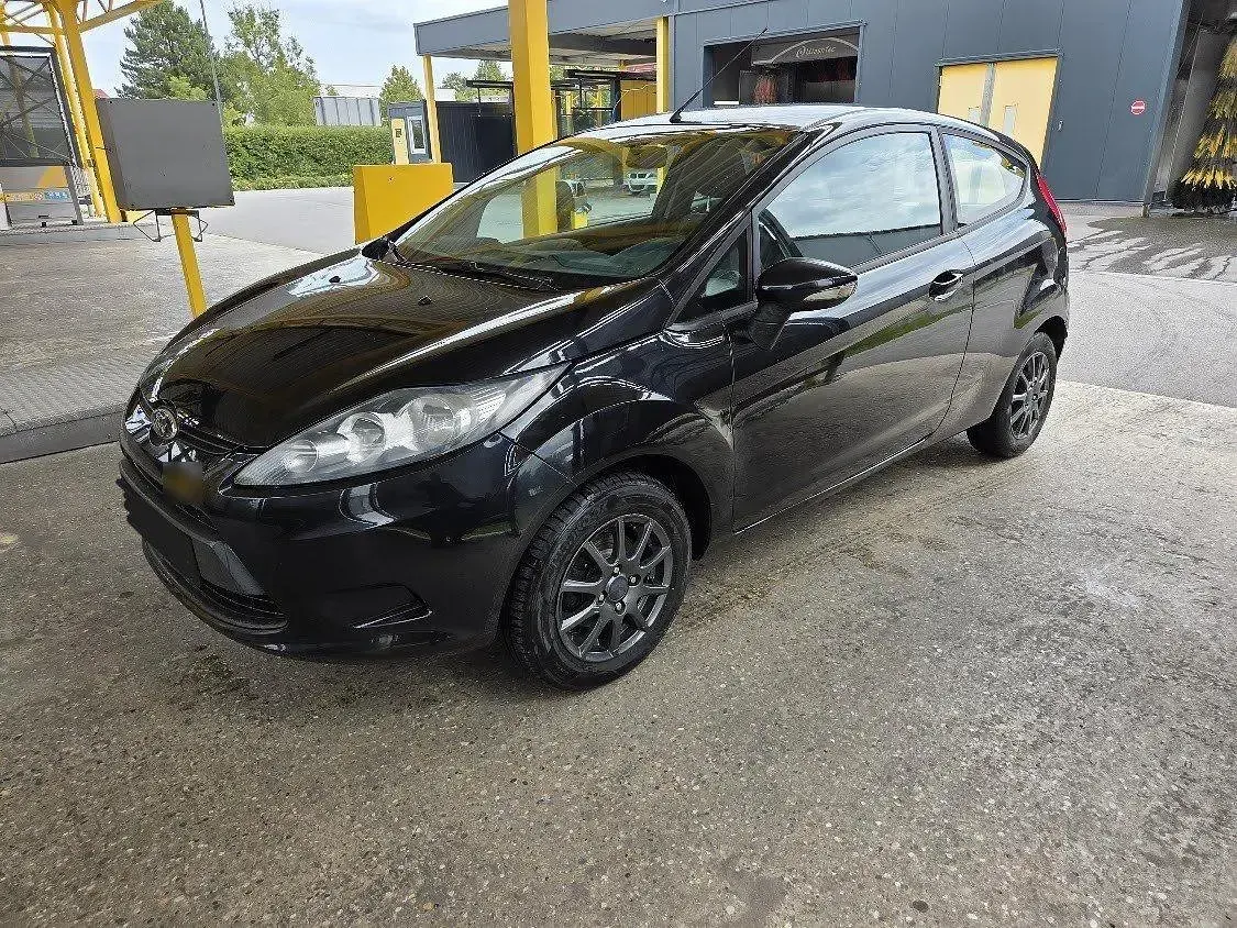 Gebraucht Ford Fiesta 81 PS (59 kW) 2010 Schwarz Kleinwagen