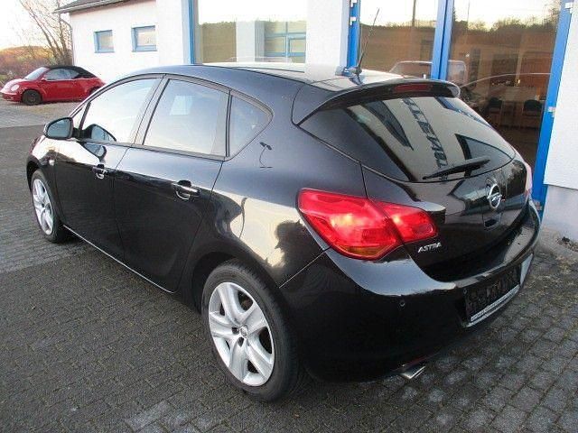 Gebraucht Opel Astra Design Edition 120 PS (88 kW) 2011 Schwarz Limousine