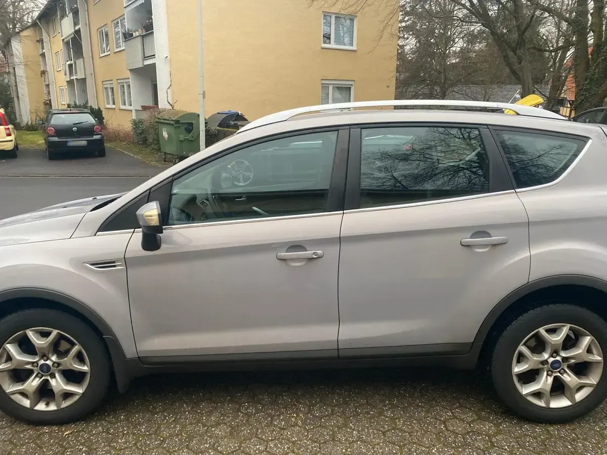 Gebraucht Ford Kuga 136 PS (100 kW) 2011 Grau SUV