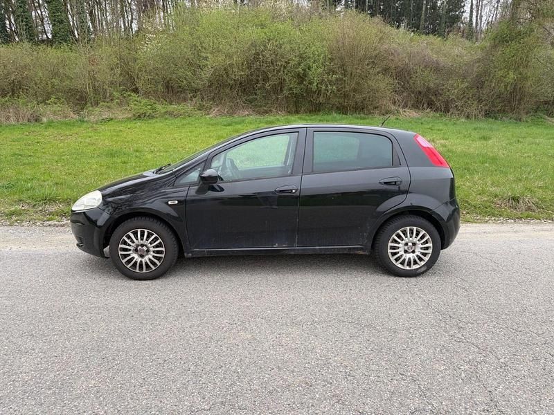 Gebraucht Fiat Grande Punto Dynamic 95 PS (69 kW) 2009 Schwarz Kleinwagen