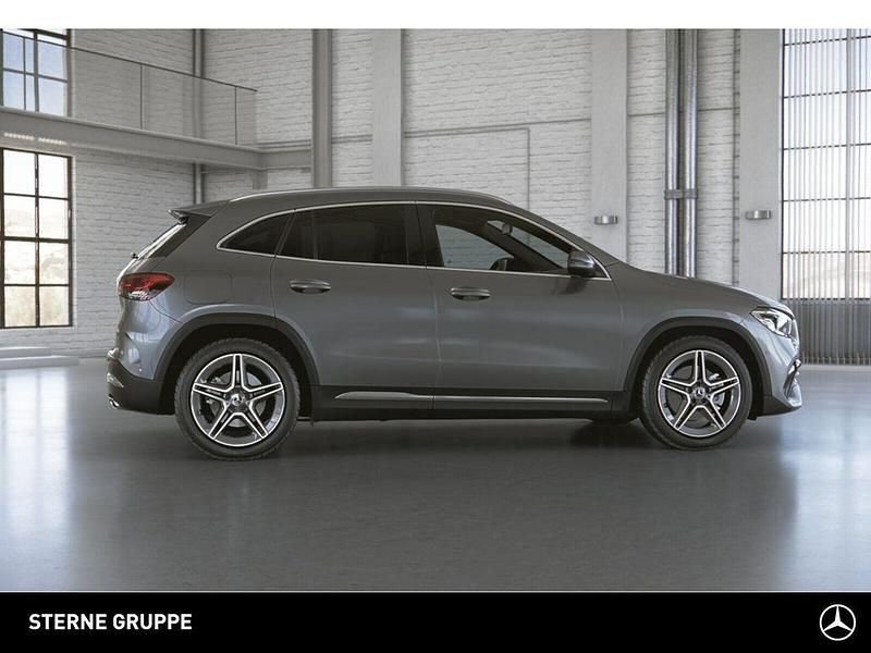 Gebraucht Mercedes GLA250 AMG 218 PS (160 kW) 2023 Lack mountaingrau SUV