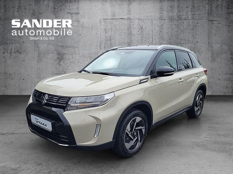 Beige Neu 2025 Suzuki Vitara Comfort+ SUV | 31.890 € - Bild 1/3