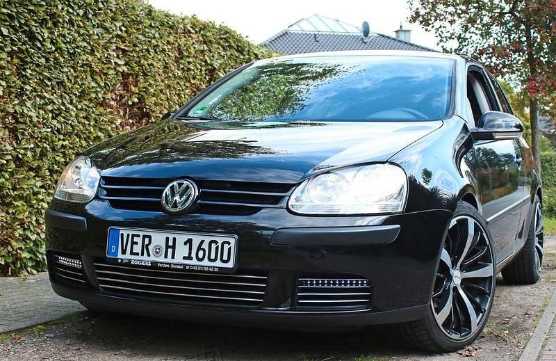 Schwarz Gebraucht 2004 VW Golf V Trendline Limousine | 2.490 € (Etwas zu teuer) - Bild 1/4