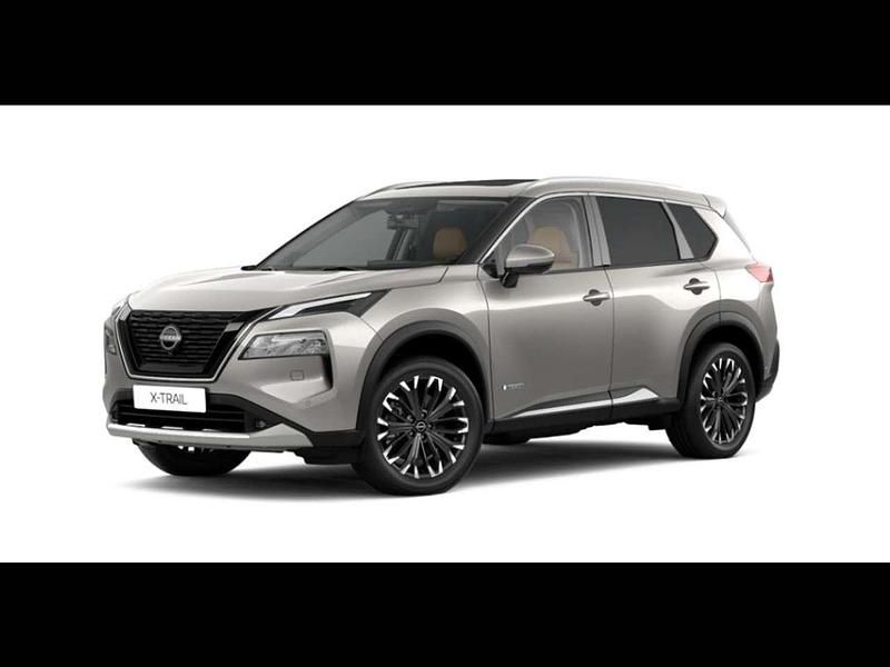 Neu Nissan X-Trail Tekna+ 163 PS (119 kW) 2025 Champagne silver SUV