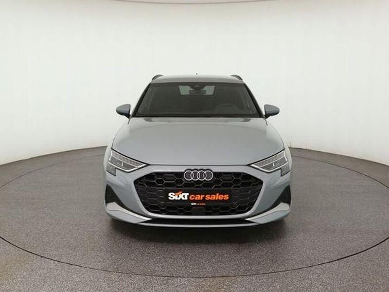 Gebraucht Audi A3 Ambiente 116 PS (85 kW) 2025 Andere Limousine