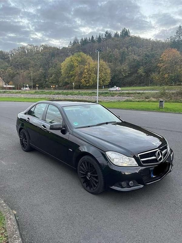 Schwarz Gebraucht 2011 Mercedes C180 Limousine | 7.000 € (Fairer Preis) - Bild 1/4