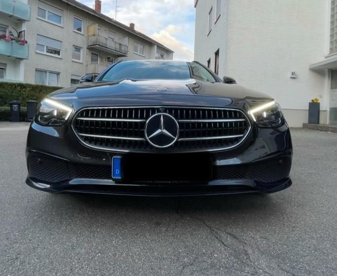 Andere außenfarben Gebraucht 2021 Mercedes E200 Kombi | 30.500 € (Superpreis) - Bild 1/4