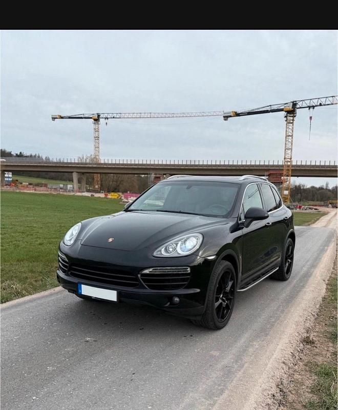 Schwarz Gebraucht 2010 Porsche Cayenne SUV | 15.900 € (Etwas zu teuer) - Bild 1/4